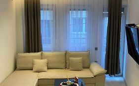 Enzo'S Apartments Prishtina